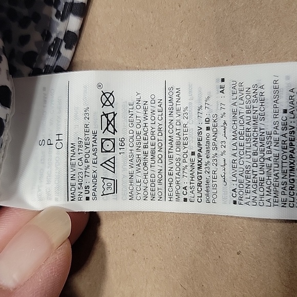 Old Navy SIze S, High Waisted Bike Shorts with Pockets New Without Tag - Picture 9 of 10